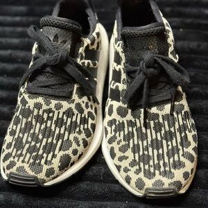 Adidas Swift Run 1.0 Sneakers